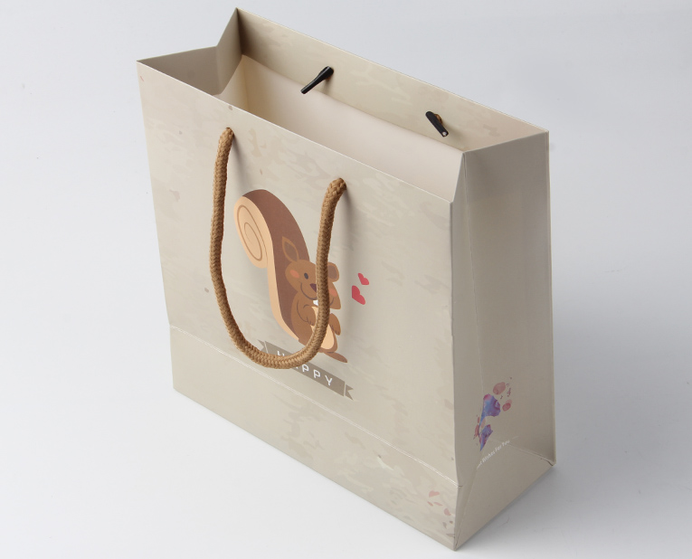 衣服紙袋廠家廣州駿業(yè)包裝實(shí)業(yè)有限公司 衣服紙袋廠家