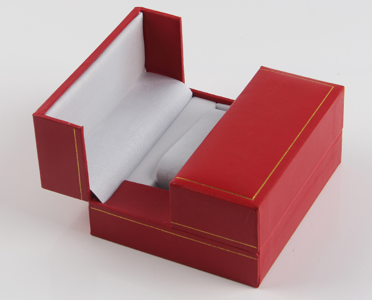 你的盒子油墨脫粉？看看手表包裝盒生產(chǎn)廠家是怎么解決的吧