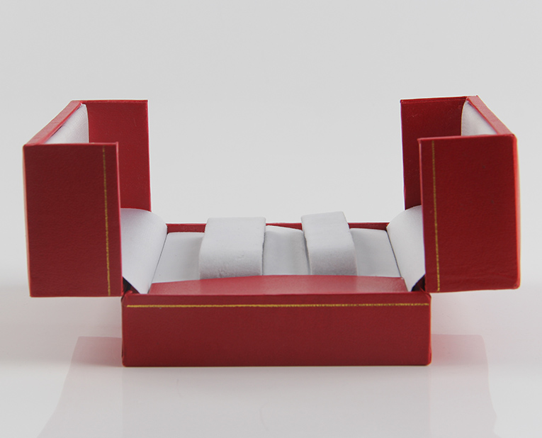 你的盒子油墨脫粉？看看手表包裝盒生產(chǎn)廠家是怎么解決的吧