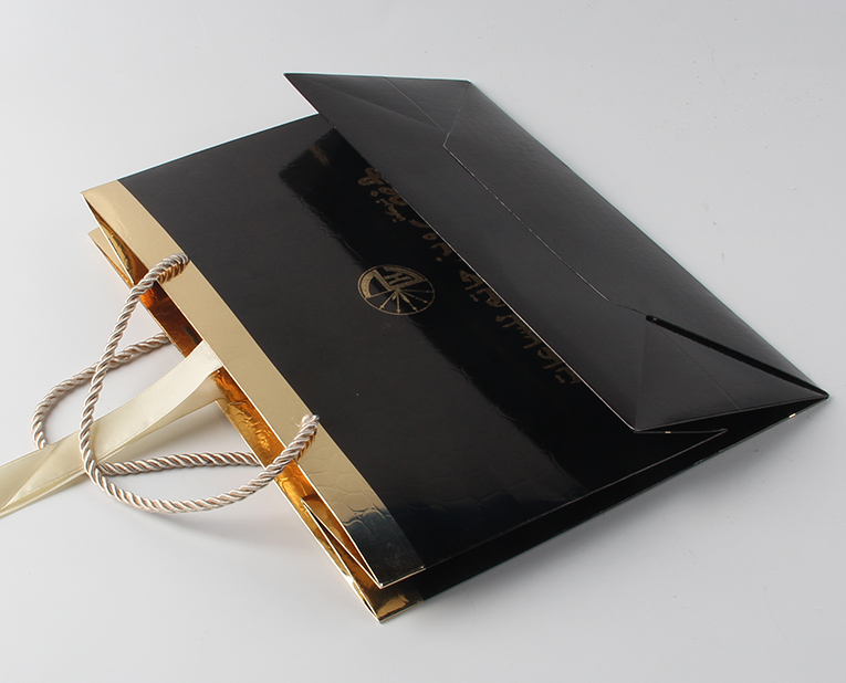 化妝品紙袋訴說著絲印技術(shù)在訂制中的沒落 化妝品紙袋訴說著絲印技術(shù)在訂制中的沒落