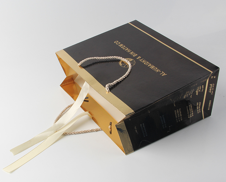 化妝品紙袋訴說著絲印技術(shù)在訂制中的沒落 化妝品紙袋訴說著絲印技術(shù)在訂制中的沒落