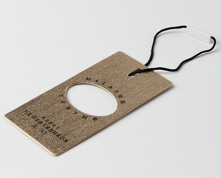 做服裝吊牌的工廠師傅們?cè)趺礃优袛嘟z印的亮澤？