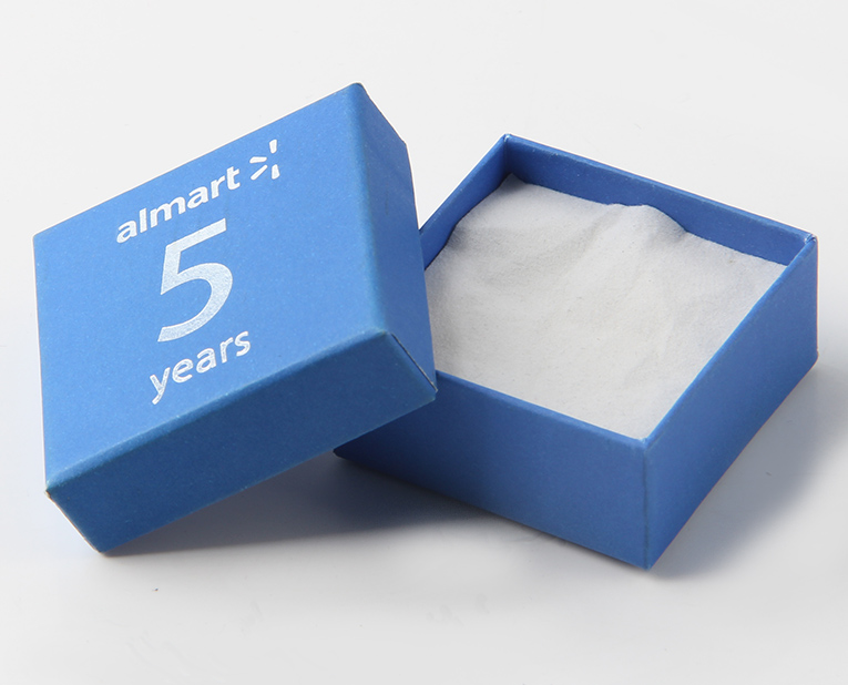耳環(huán)的包裝盒如果在訂做時(shí)使用快速固著的油墨，效率1倍以上！