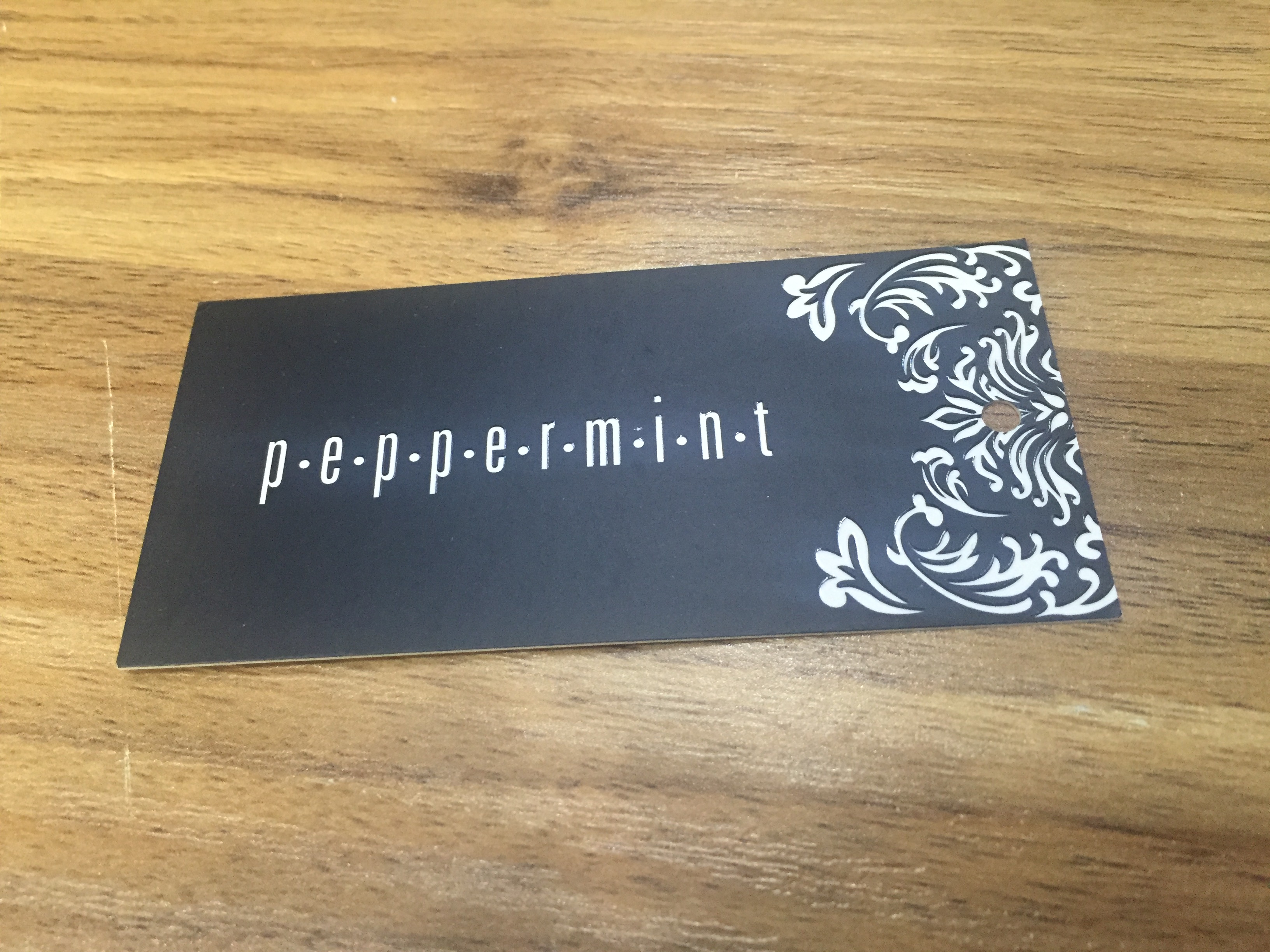 從t恤紙牌工廠回來的譚師傅，告訴我們他的苦逼經(jīng)歷