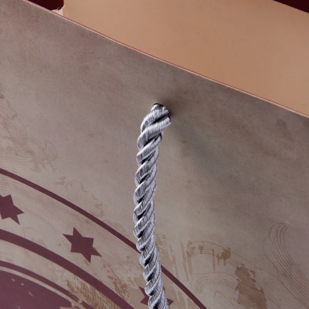 皮具紙袋工廠尊重客人，但我們更尊重我們的一線工人們