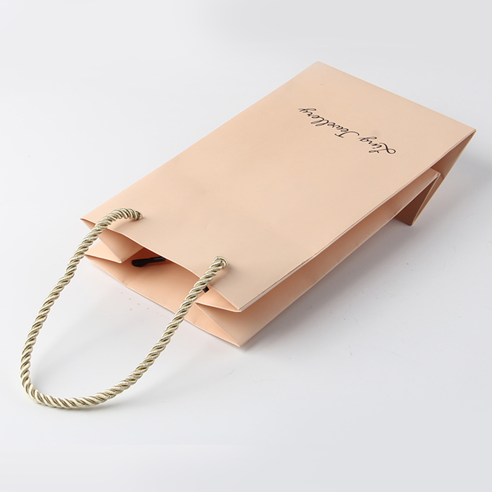 不管是不是首飾紙袋定做，工廠也不會(huì)打破約定俗成的規(guī)則