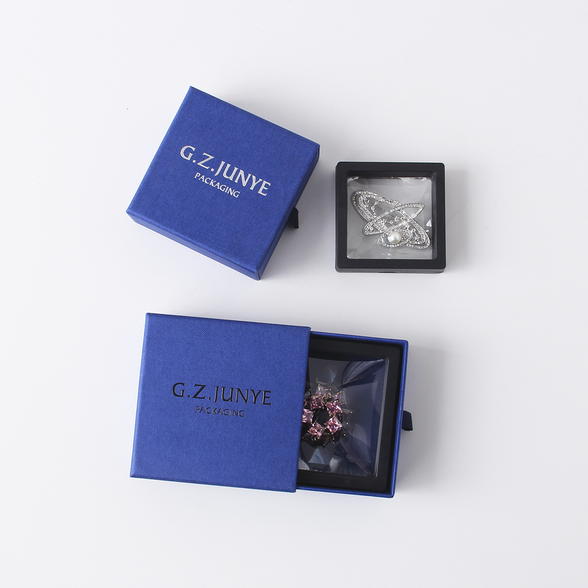 紙質(zhì)珠寶包裝盒會(huì)有哪些生產(chǎn)上的細(xì)節(jié)需要注意？