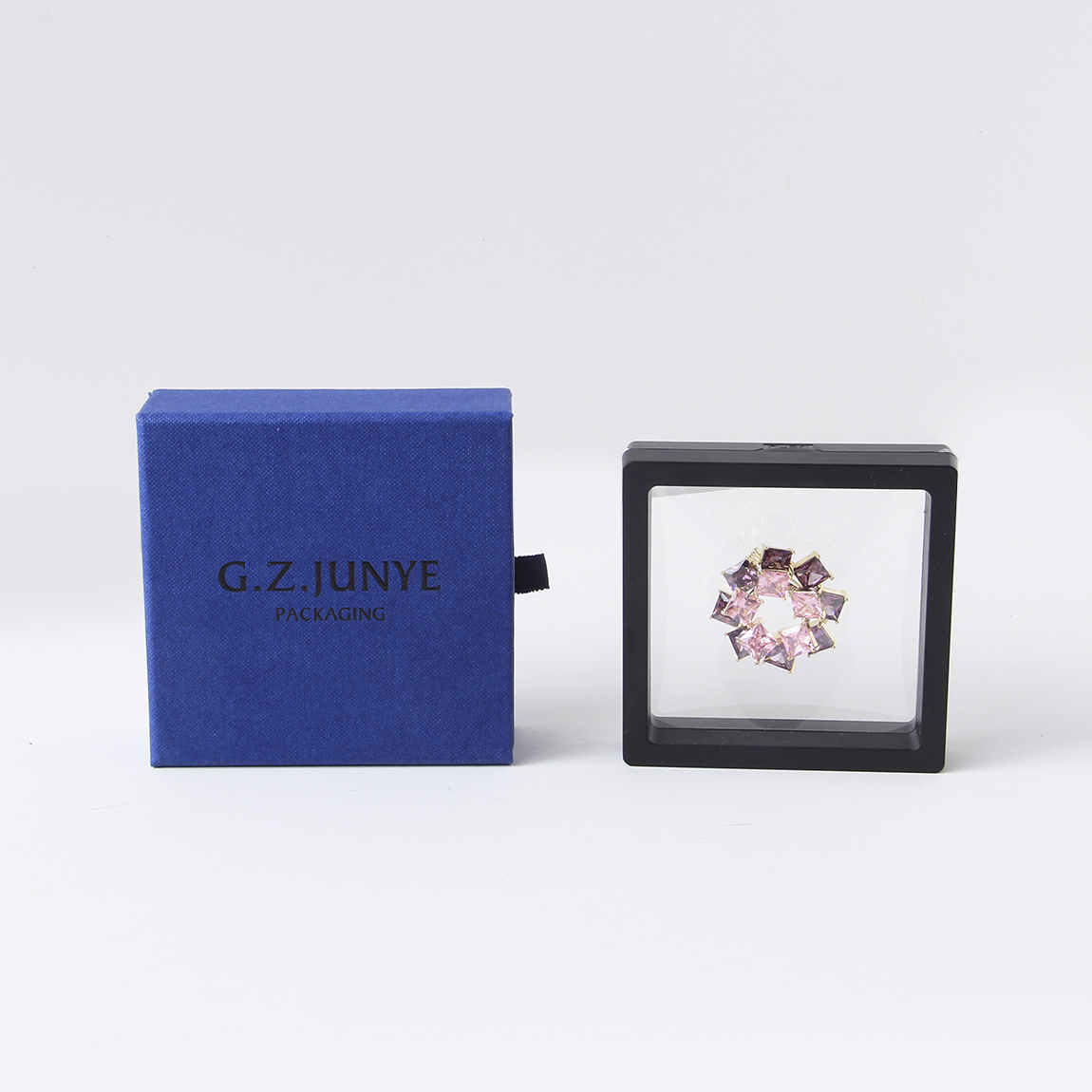 紙質(zhì)珠寶包裝盒會(huì)有哪些生產(chǎn)上的細(xì)節(jié)需要注意？